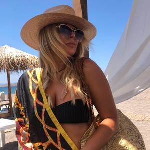 Meet your Posher, Gina